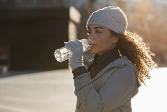 Beber água no inverno: entenda a importância da hidratação no frio